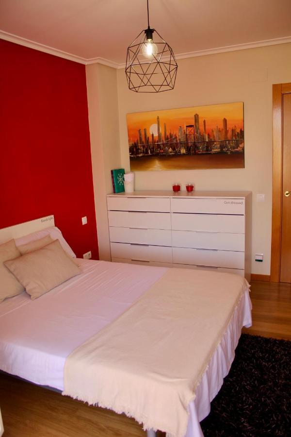 Atico En El Centro Con Amplia Terraza Apartment Entrena Exterior photo
